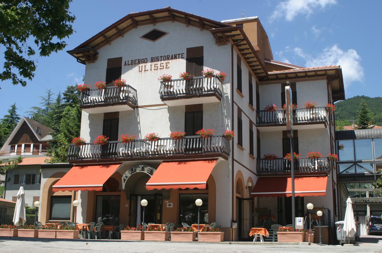 Hotel Ulisse 卡尔佩尼亚 外观 照片